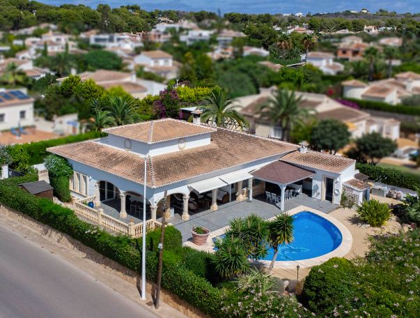 Traditionell Enplansvilla i Costa Nova, Jávea – Platt Tomt, Pool och Utomhusliv
