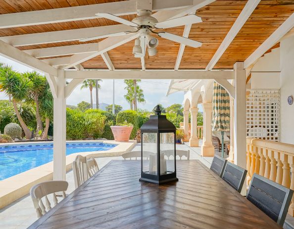 Traditionell Enplansvilla i Costa Nova, Jávea – Platt Tomt, Pool och Utomhusliv