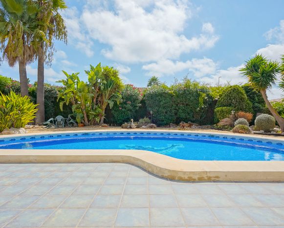 Traditionell Enplansvilla i Costa Nova, Jávea – Platt Tomt, Pool och Utomhusliv
