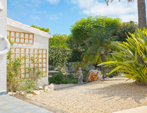 Traditionell Enplansvilla i Costa Nova, Jávea – Platt Tomt, Pool och Utomhusliv