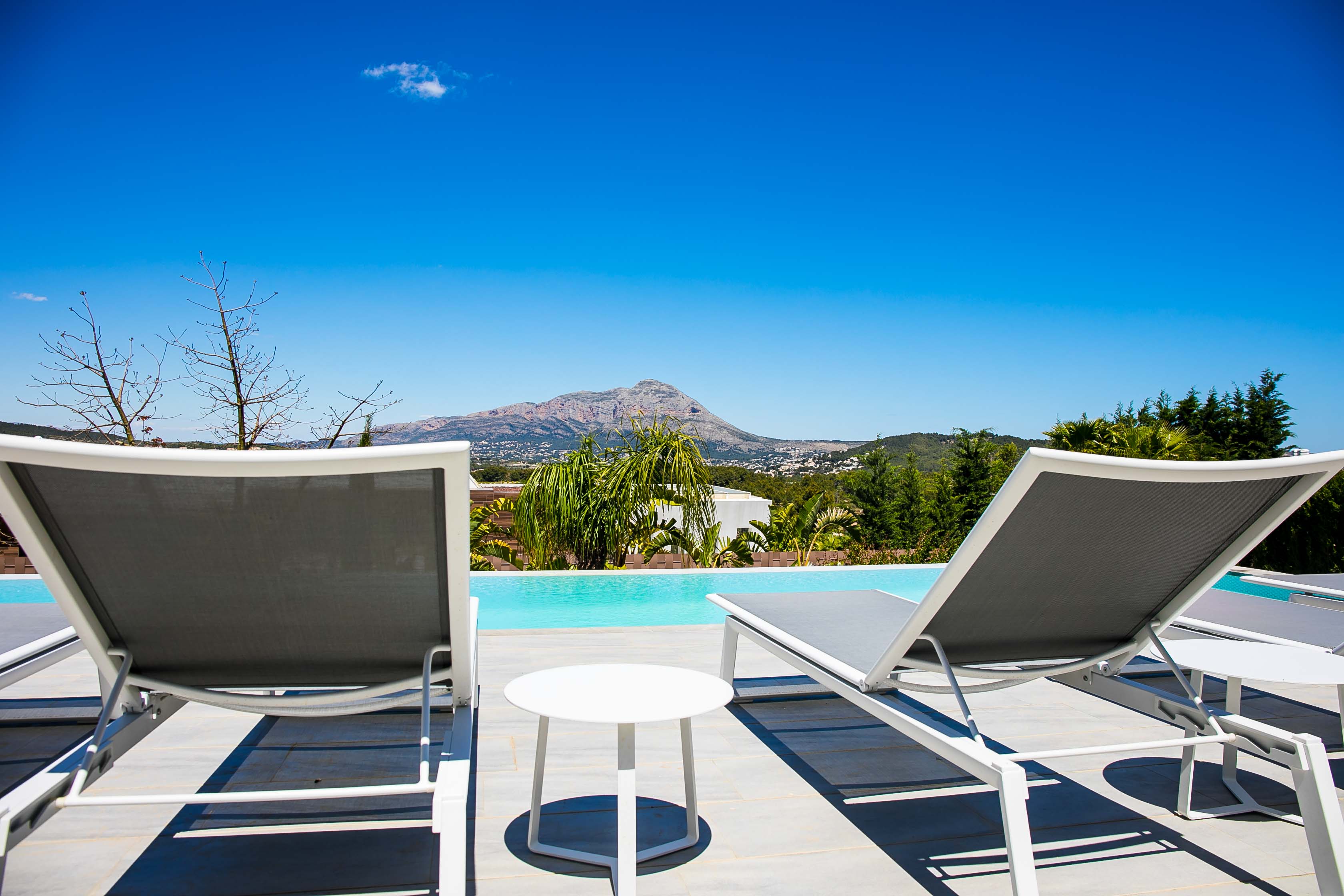 VILLA HERA ON LINE I USA