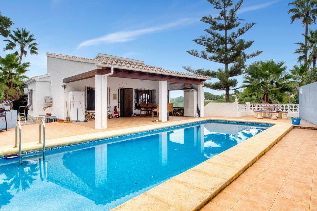 Beautiful 3 Bed Villa till salu med utsikt och nära till stranden i Javea