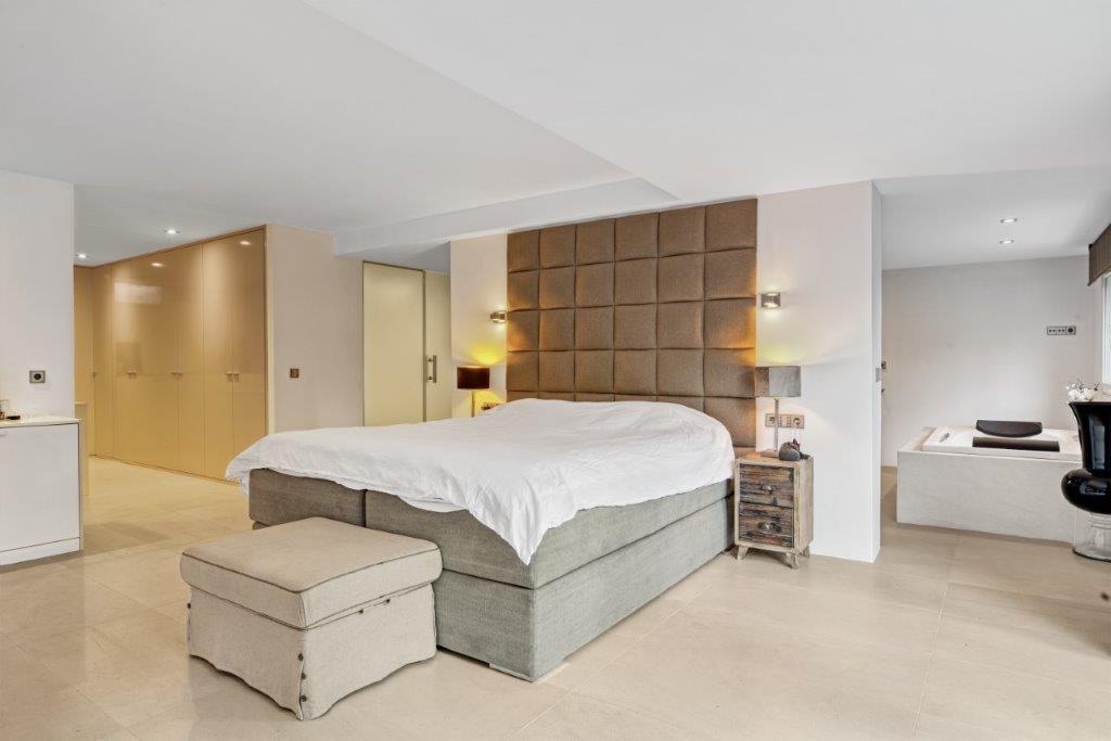 Modern villa med 5 sovrum till salu i Javea