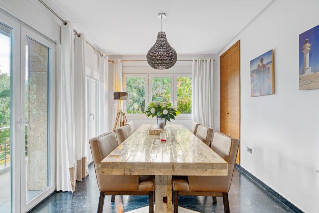 Modern villa med 5 sovrum till salu i Javea