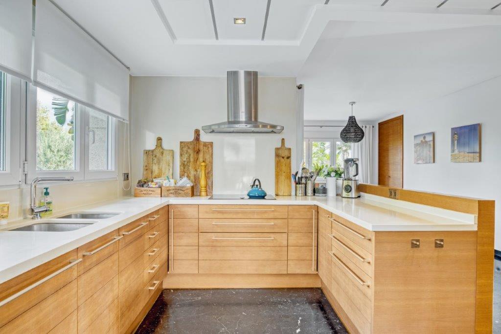 Modern villa med 5 sovrum till salu i Javea