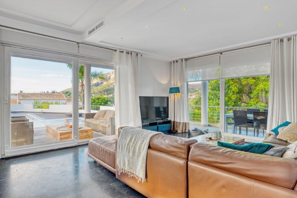 Modern villa med 5 sovrum till salu i Javea