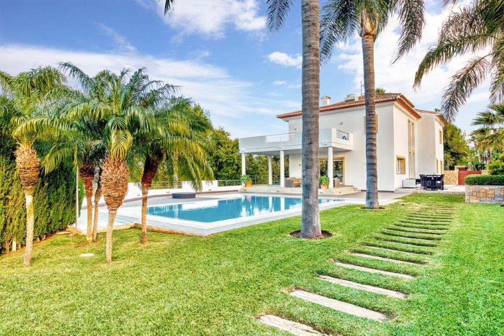 Modern villa med 5 sovrum till salu i Javea