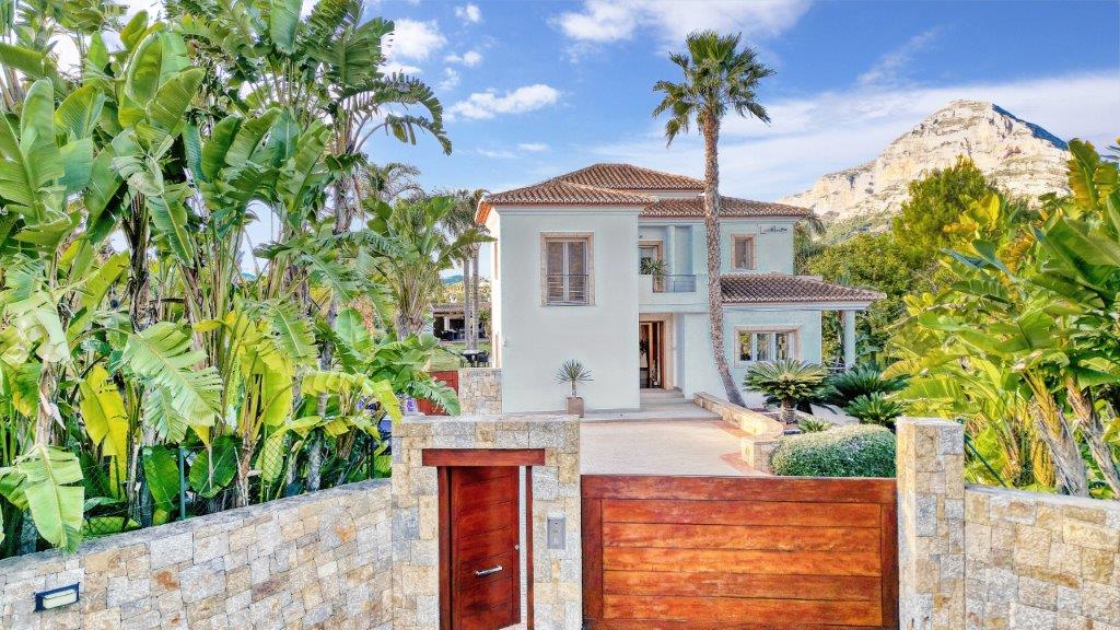 Modern villa med 5 sovrum till salu i Javea